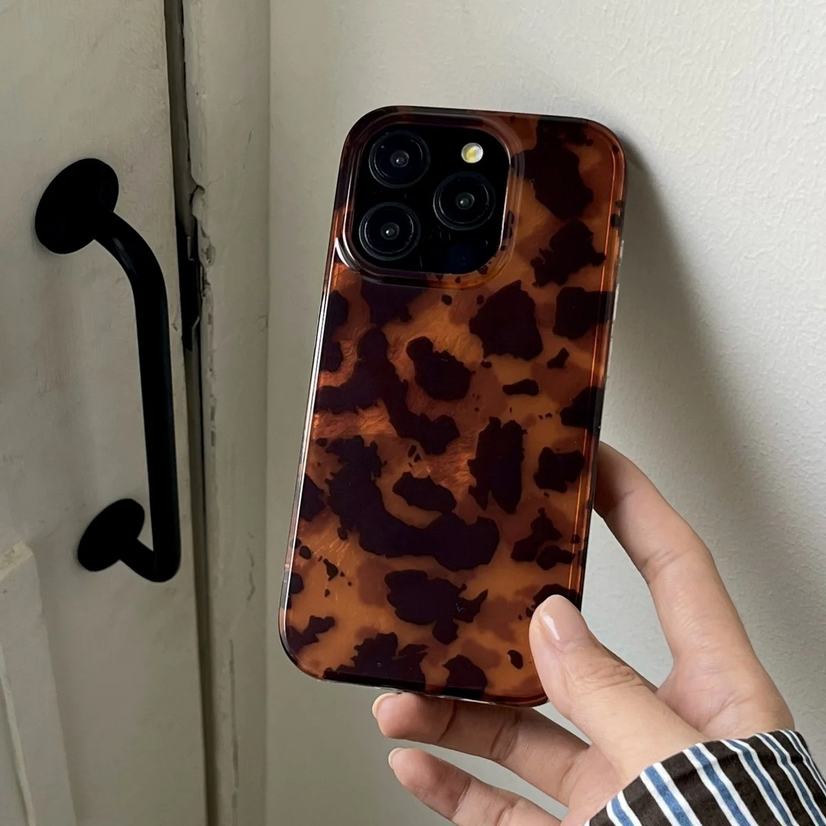 レトロなアンバーテクスチャのレーザー加工スマホケース iPh - Phone Cases Xs のレビューと価格